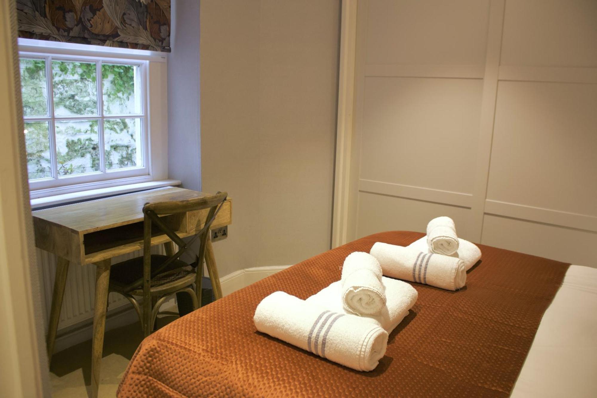 Maisonette With Hot Tub At 13 Rivers Street Bath