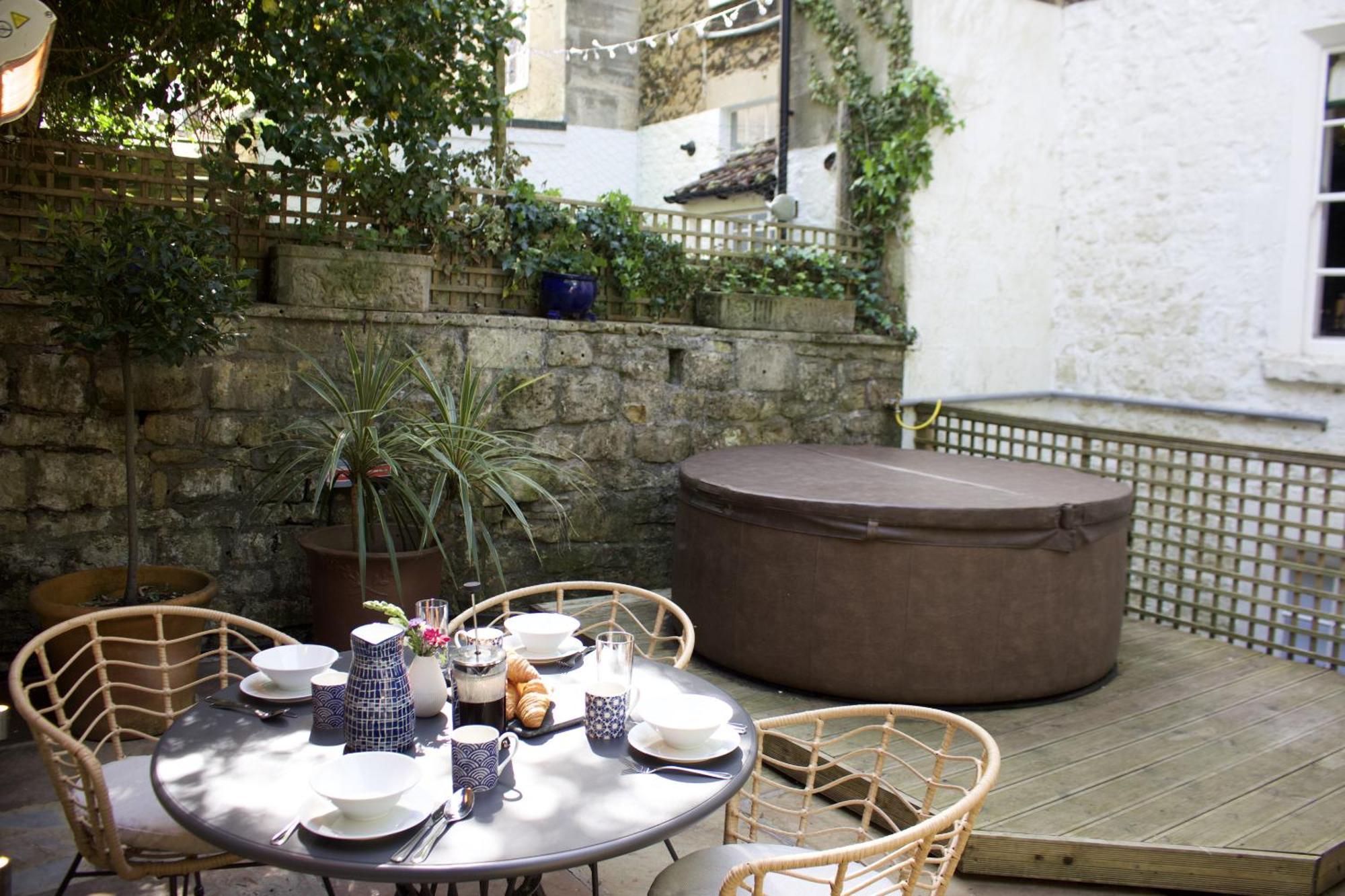 Maisonette With Hot Tub At 13 Rivers Street Bath